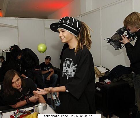 Poze cu Tom - are puteri paranormale!:))=)) - Tom